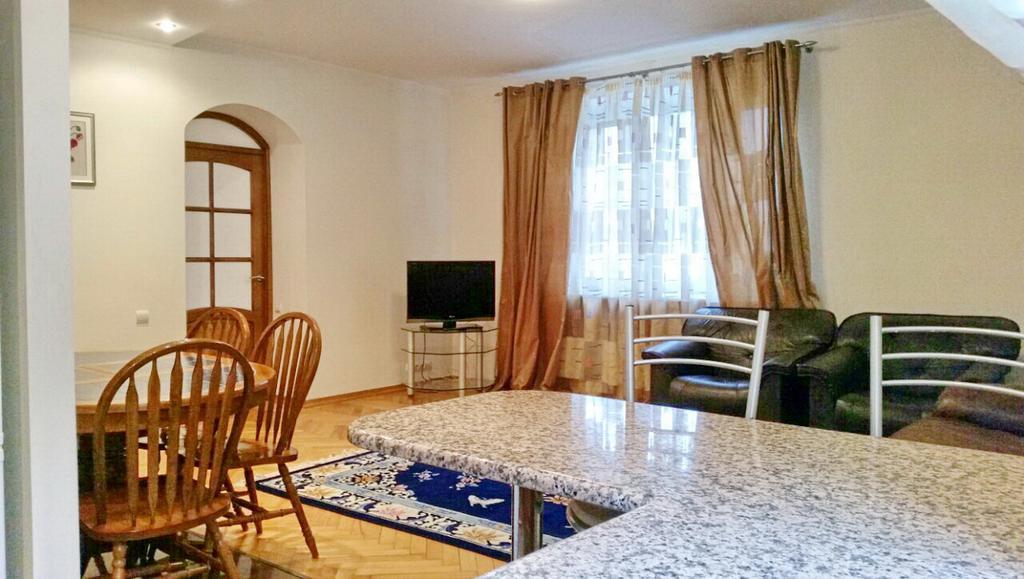 Apartment On Myasnikova 34 Minsk Exteriör bild